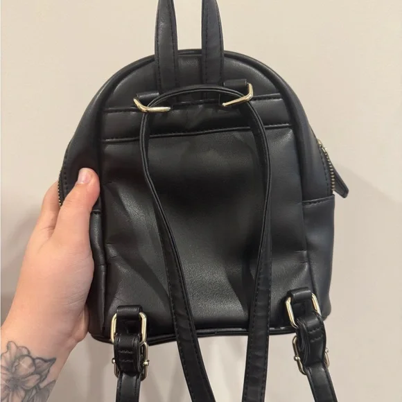 Guess Mini Backpack - Picture 2 of 3